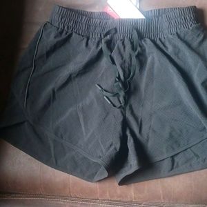 Baleaf women  small upf+50 blk shorts